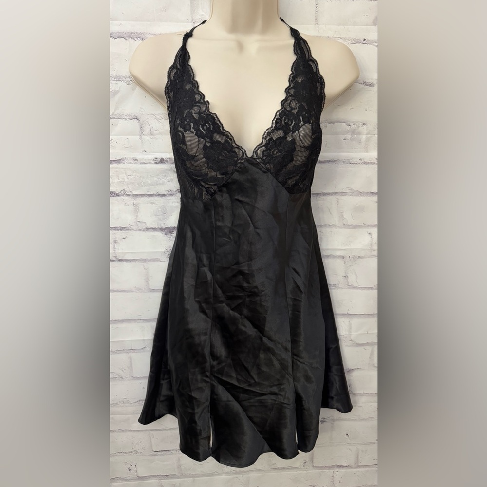 Frederick’s Of Hollywood Small Black Lace Cup Halter Open Black Neglige Gown